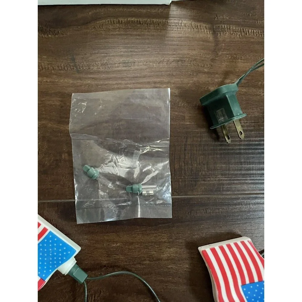Vintage American Flag Blow Mold String Lights 10 Flags on green cord Working